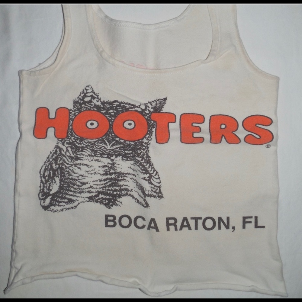 Hooters tank top